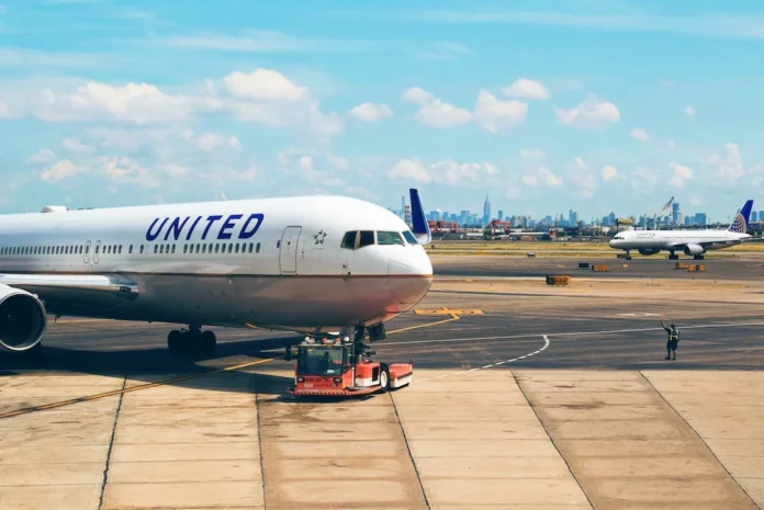 What-is-FOD-on-Boeing-737-Foreign-Object-Damage.webp